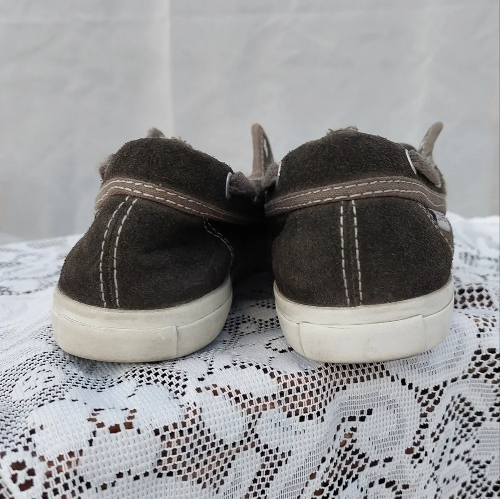 Juniors size 1 All Star Converse Gray Loafer Slip-On Moccasin Boat Shoes